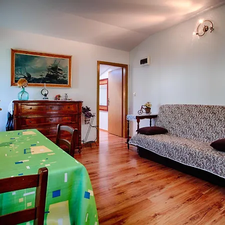 Dina Apartment