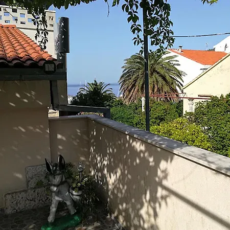 Apartment Dina Komiza