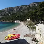 Dina * Komiža