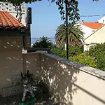Apartment Dina Komiža